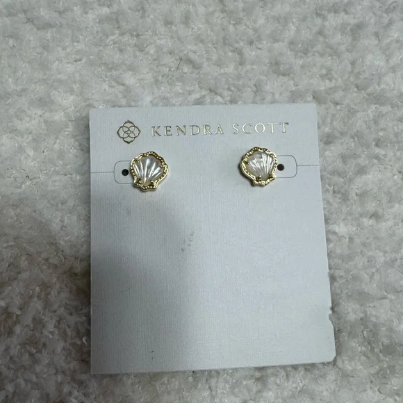 NWT Kendra Scott Seashell Earrings - Picture 2 of 4